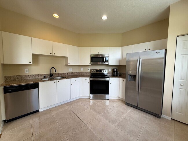 Building Photo - Single Family Home in Gated PSL Community