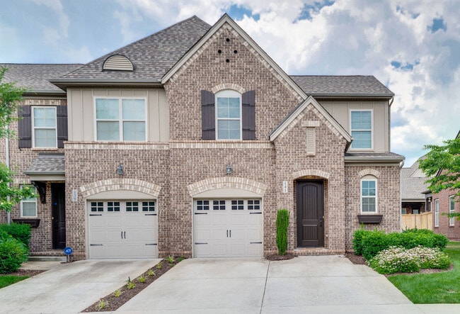 Building Photo - 141 Ambassador Private Cir