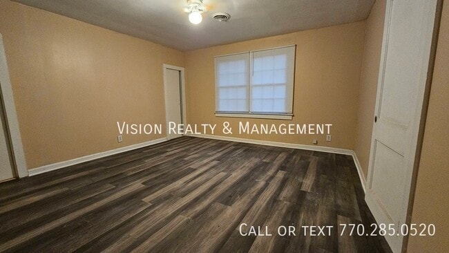 Building Photo - 1612 Lyndle Rd