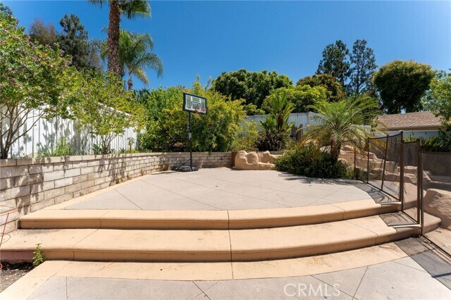 Building Photo - 25902 Serenata Dr