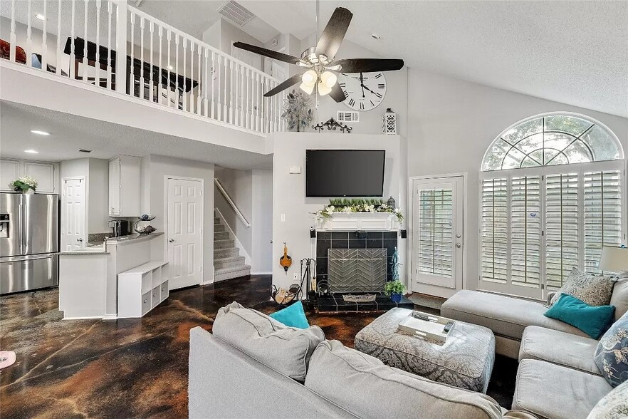 LivingRoom - 2956 S Bend Dr