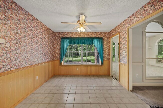 Building Photo - 11933 White Deer Trail