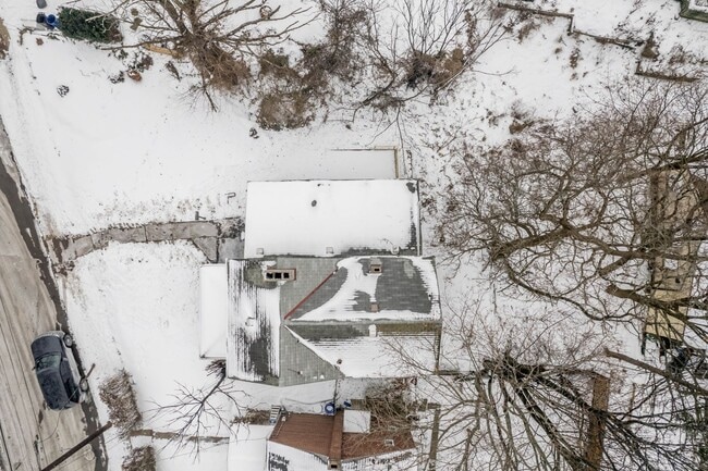 Building Photo - Stunning 3 bedroom home in Brookline available July 1!