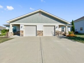 Building Photo - Charming 3-Bed, 2-Bath Ranch style duplex in the Colonial Gardens