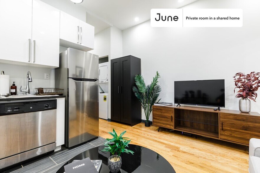 Building Photo - Room in Shared 3 bed/1 bath home