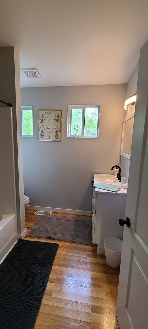 Building Photo - Short-Term Rental - Less than 10mins from ...