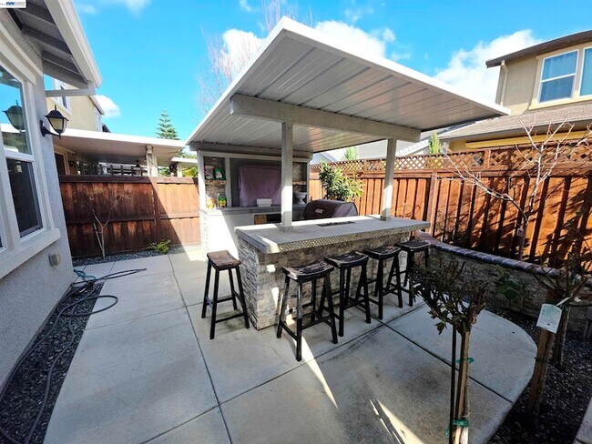 Building Photo - 2488 Remy Cantos Dr