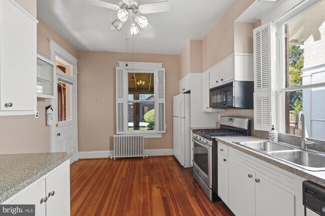 Building Photo - 5602 39th St NW