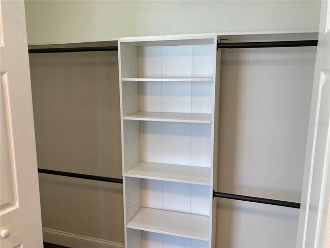 Building Photo - 7131 Orpine Dr N