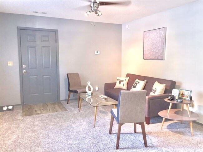 Building Photo - 106 NW Park St