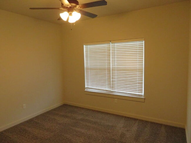 Building Photo - Beautiful Home Located Near Texas Tech Cam...