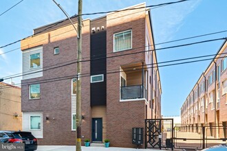 Building Photo - 159 E Allen St