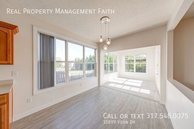 Building Photo - 10899 Veon Dr