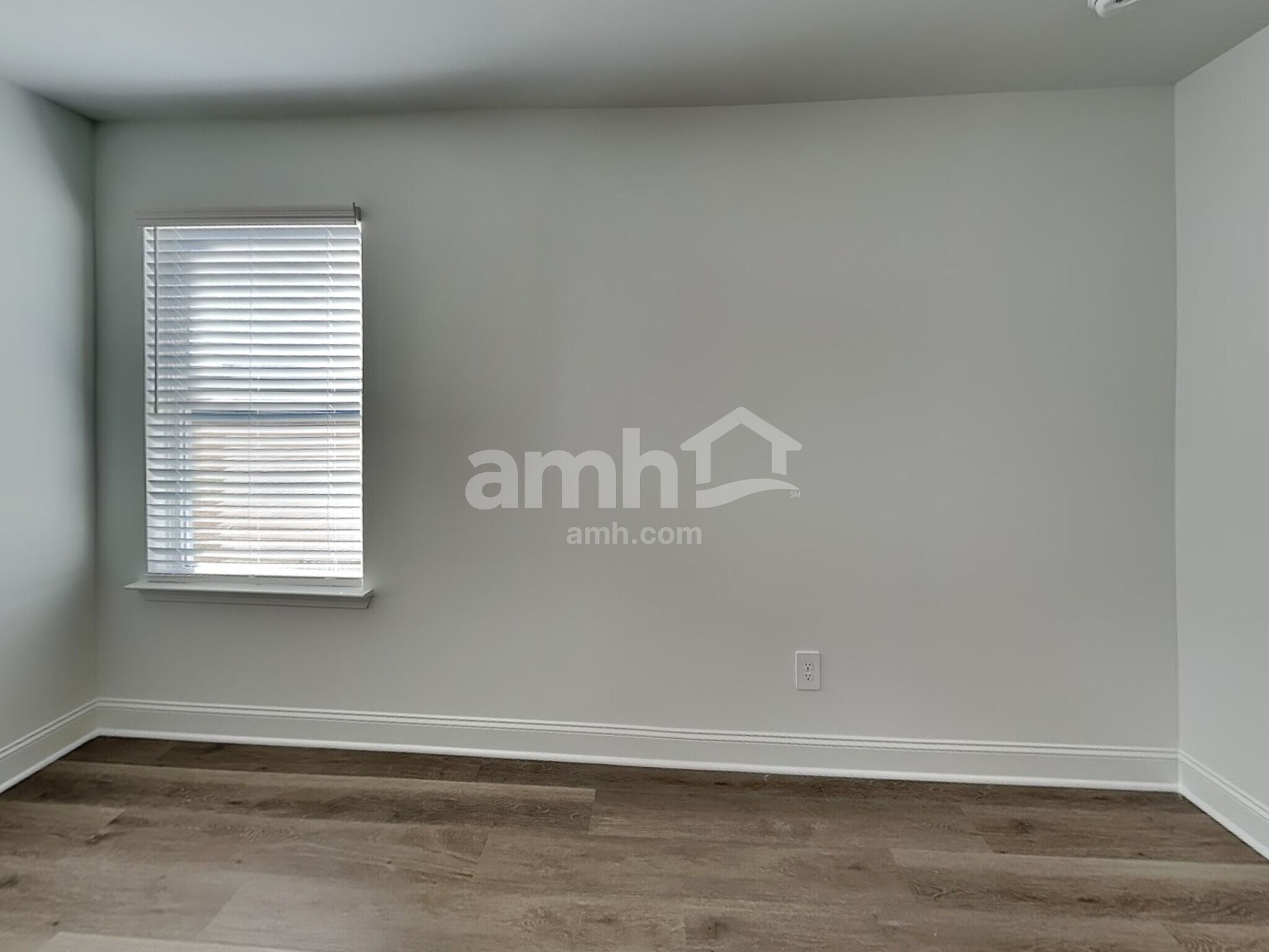 Building Photo - 100 Punderson Dr