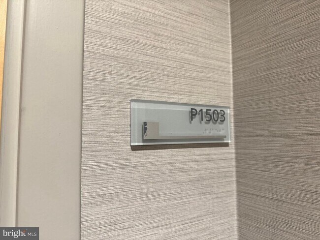 Building Photo - 901 N Penn St