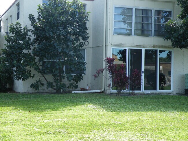 Building Photo - 15 Willowbrook Ln