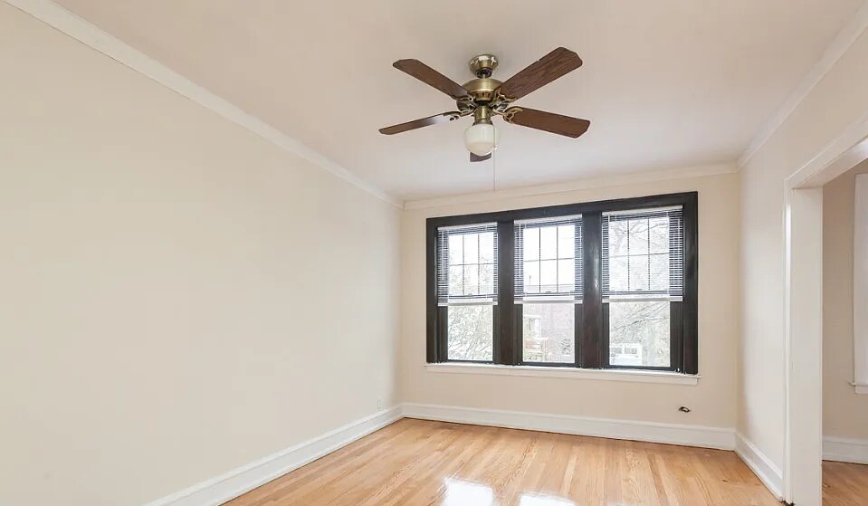 Building Photo - 1450 W Byron St