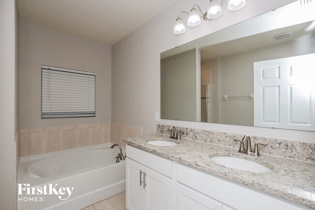 Building Photo - 4143 Moccasin Dr