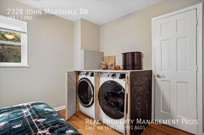 Building Photo - 2328 John Marshall Dr