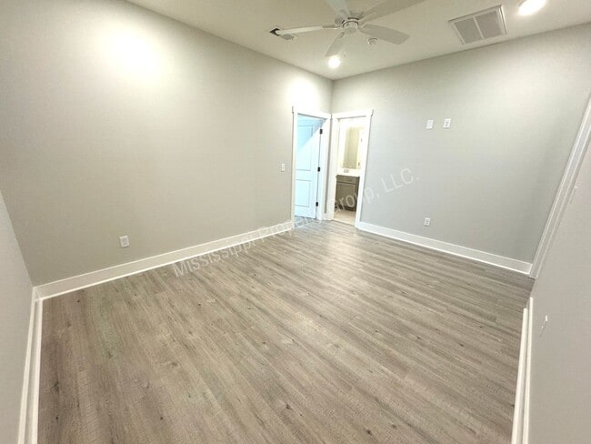 Building Photo - 3BD/3.5BA FOR RENT IN THE RESERVE