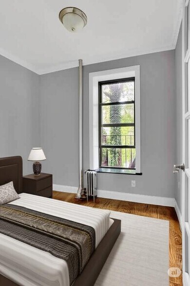 Building Photo - 212 E 105th St