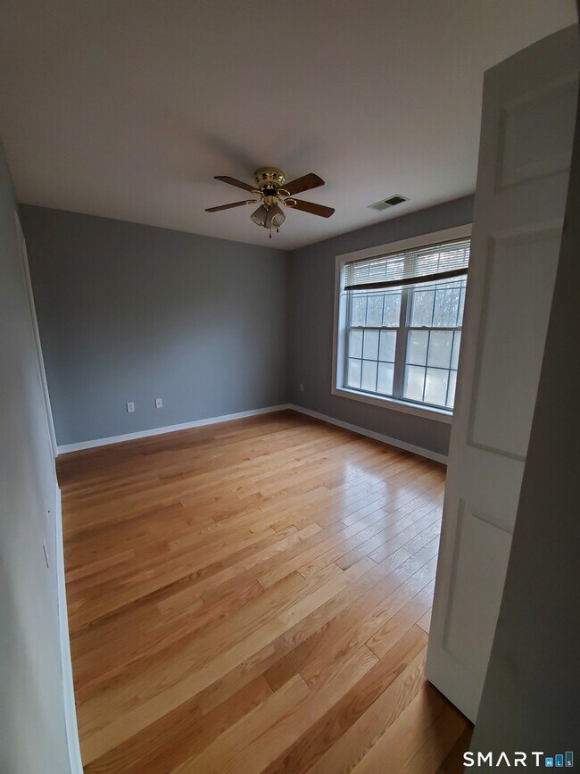 Building Photo - 157 Leeder Hill Dr