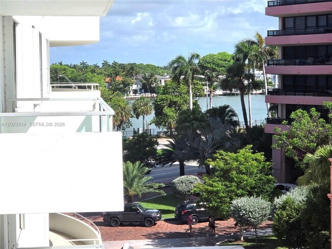 Building Photo - 5161 Collins Ave