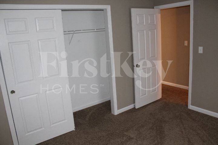 Building Photo - 10988 Cedar Pine Dr