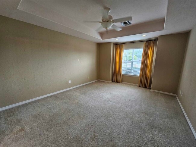 Building Photo - 6605 NW Willow Tree Cir