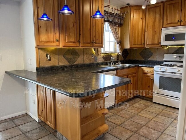 Building Photo - 3109 Greenbriar Ave