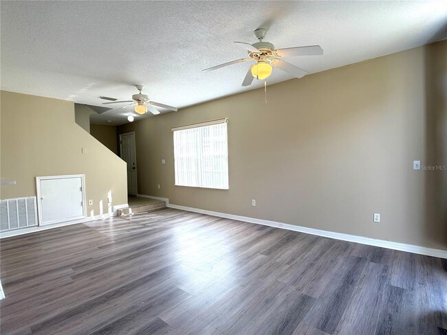 Building Photo - 501 Coconut Palm Way