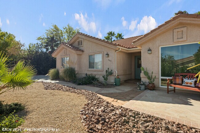 Building Photo - 887 Ironwood Dr
