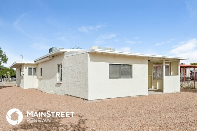 Building Photo - 455 W Montana St