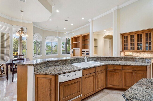 Building Photo - 1831 Sabal Palm Dr