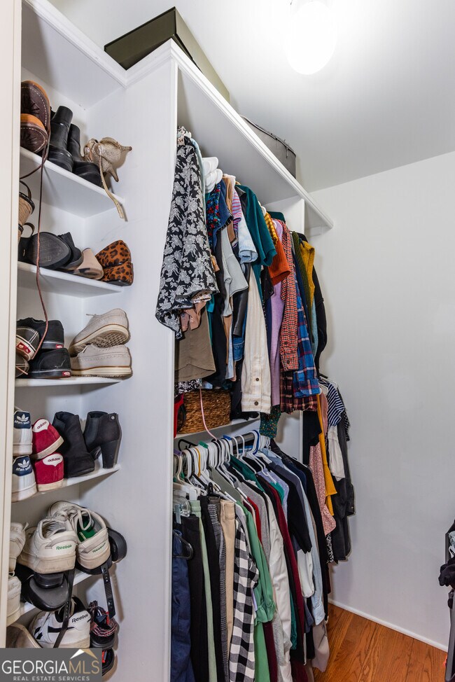 Building Photo - 1698 Temple Ave