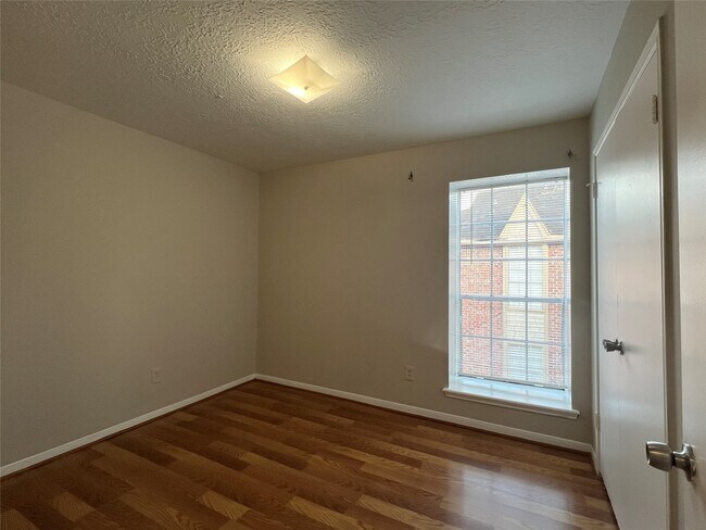 Building Photo - 11507 Meadow Ln