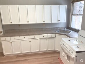 Building Photo - 3 Bed 1 Bath Home in the Marshall-Shadelan...