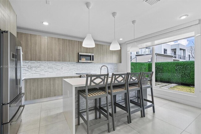 Building Photo - 10330 NW 68th St