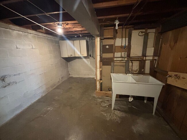 Building Photo - Use Your Tax Return For This Sweetheart of a Deal!