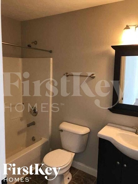 Building Photo - 1293 River Ridge Dr