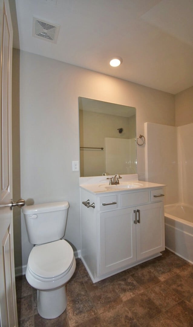 Building Photo - Gorgeous luxury 2BD/2.5BA M'boro townhome w/garage, washer/dryer, across from MTSU!
