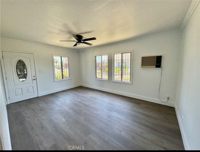 Building Photo - 249 S Matthisen Ave