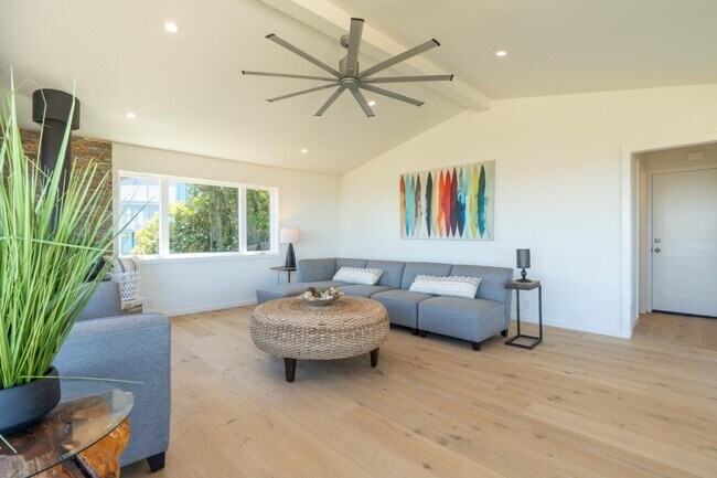 Building Photo - 15 Buckland Ct