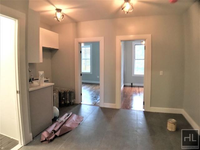 Building Photo - 3 bedroom in BROOKLYN NY 11233