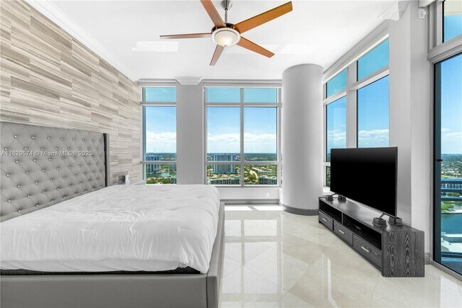 Building Photo - 3535 S Ocean Dr