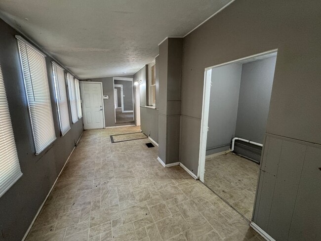 Building Photo - GREAT HOUSE ON PORTLAND AVE 2-BED 1-BATH