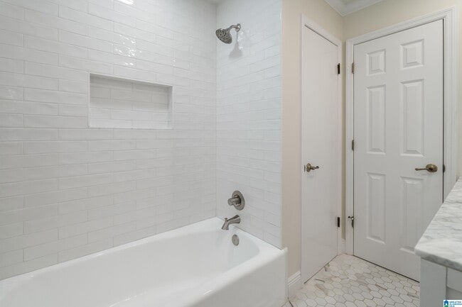 Building Photo - 3708 Northcote Dr.