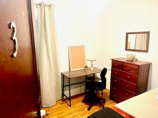 Building Photo - 916 Ackerman Ave