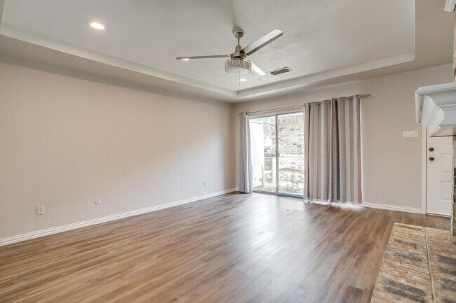 Building Photo - 5947 Chimney Wood Cir
