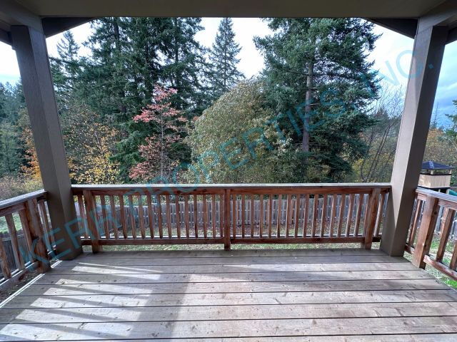 Building Photo - Spacious 4-Bedroom Retreat with 2.5 Baths ...